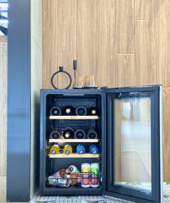 Tủ-rượu-HCK-70L-SC-70-E-mau-den-mat-kinh-chua-22-chai